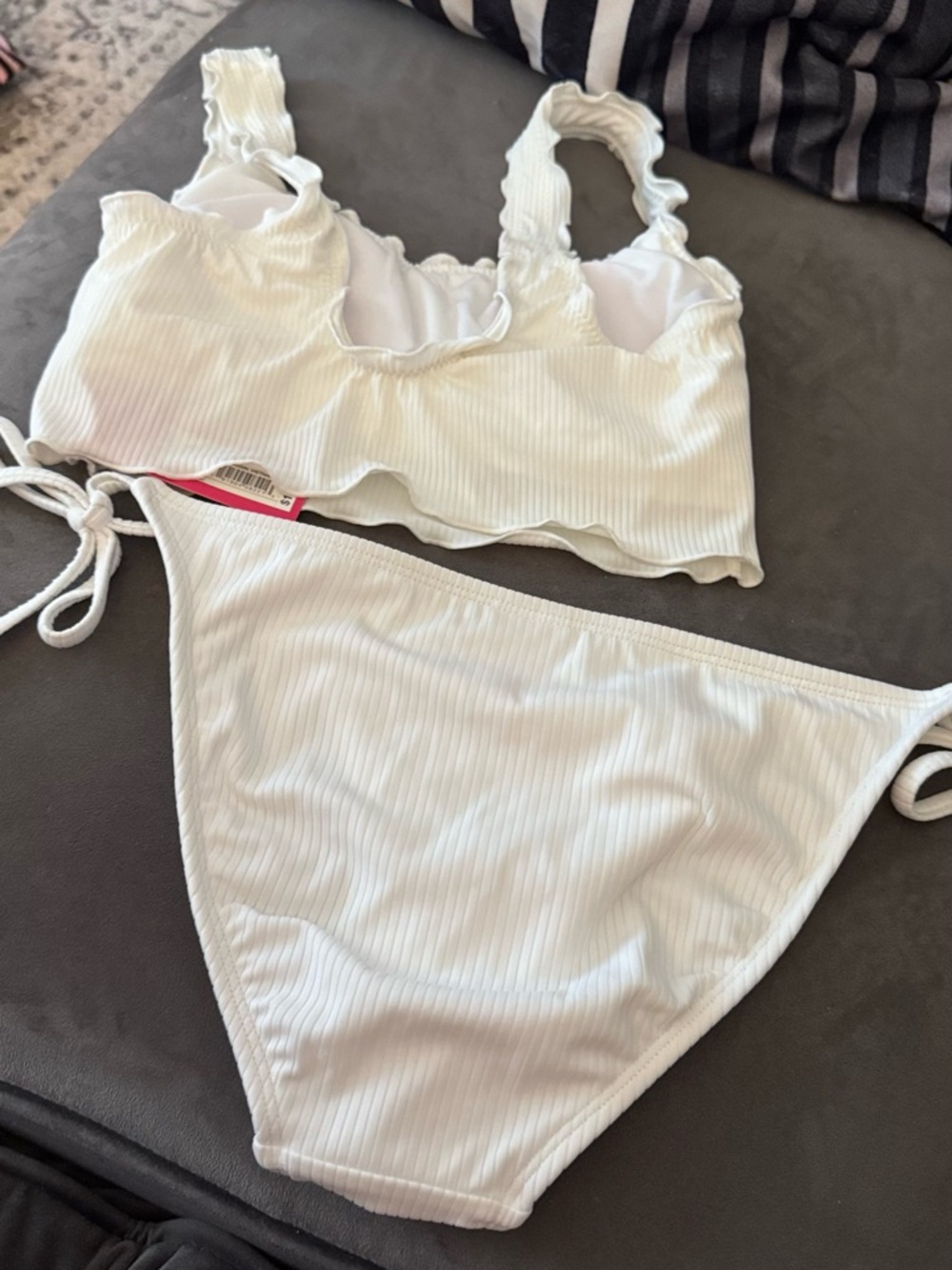 Xhilaration White Ribbed Ruffle Bikini Set - Picture 3 of 10